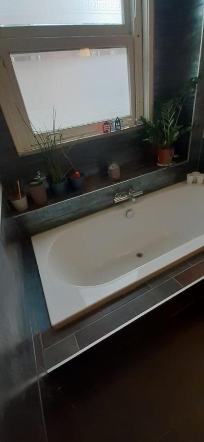 Charlotte, Not For Parties, Not A Hotel, Room With Shared Bathroom, No Kitchen Амстердам Екстериор снимка