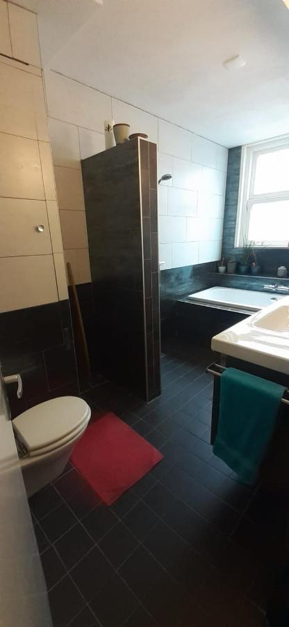 Charlotte, Not For Parties, Not A Hotel, Room With Shared Bathroom, No Kitchen Амстердам Екстериор снимка