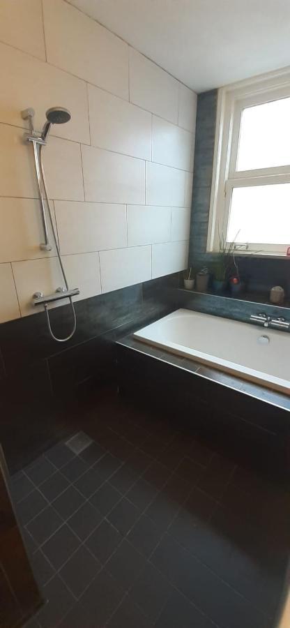 Charlotte, Not For Parties, Not A Hotel, Room With Shared Bathroom, No Kitchen Амстердам Екстериор снимка