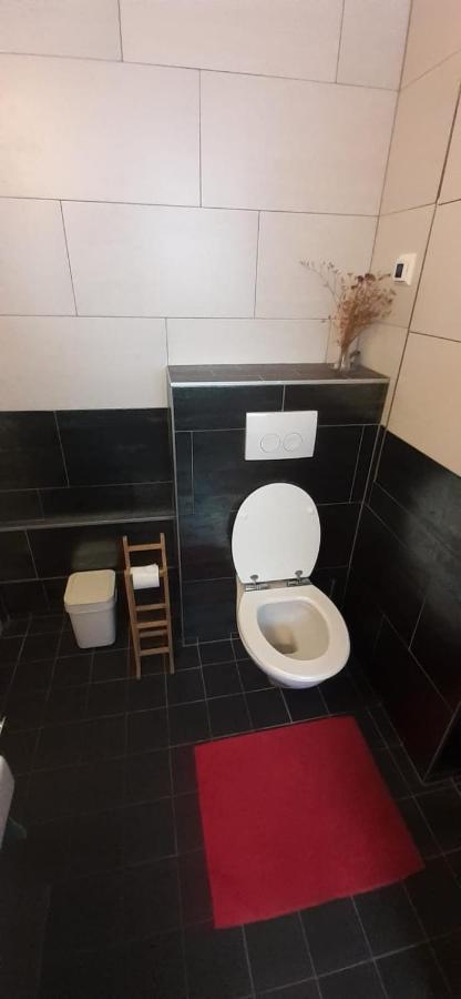 Charlotte, Not For Parties, Not A Hotel, Room With Shared Bathroom, No Kitchen Амстердам Екстериор снимка
