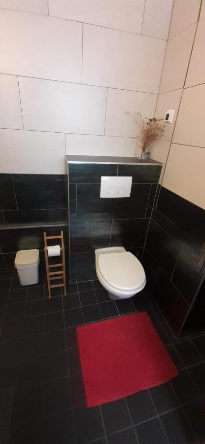 Charlotte, Not For Parties, Not A Hotel, Room With Shared Bathroom, No Kitchen Амстердам Екстериор снимка